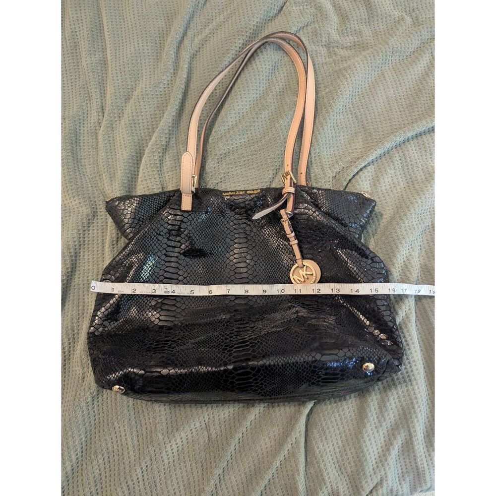 Michael Kors Black Patent Embossed Python Jet Set Tote 4MK124 Preowned - Picture 3 of 6